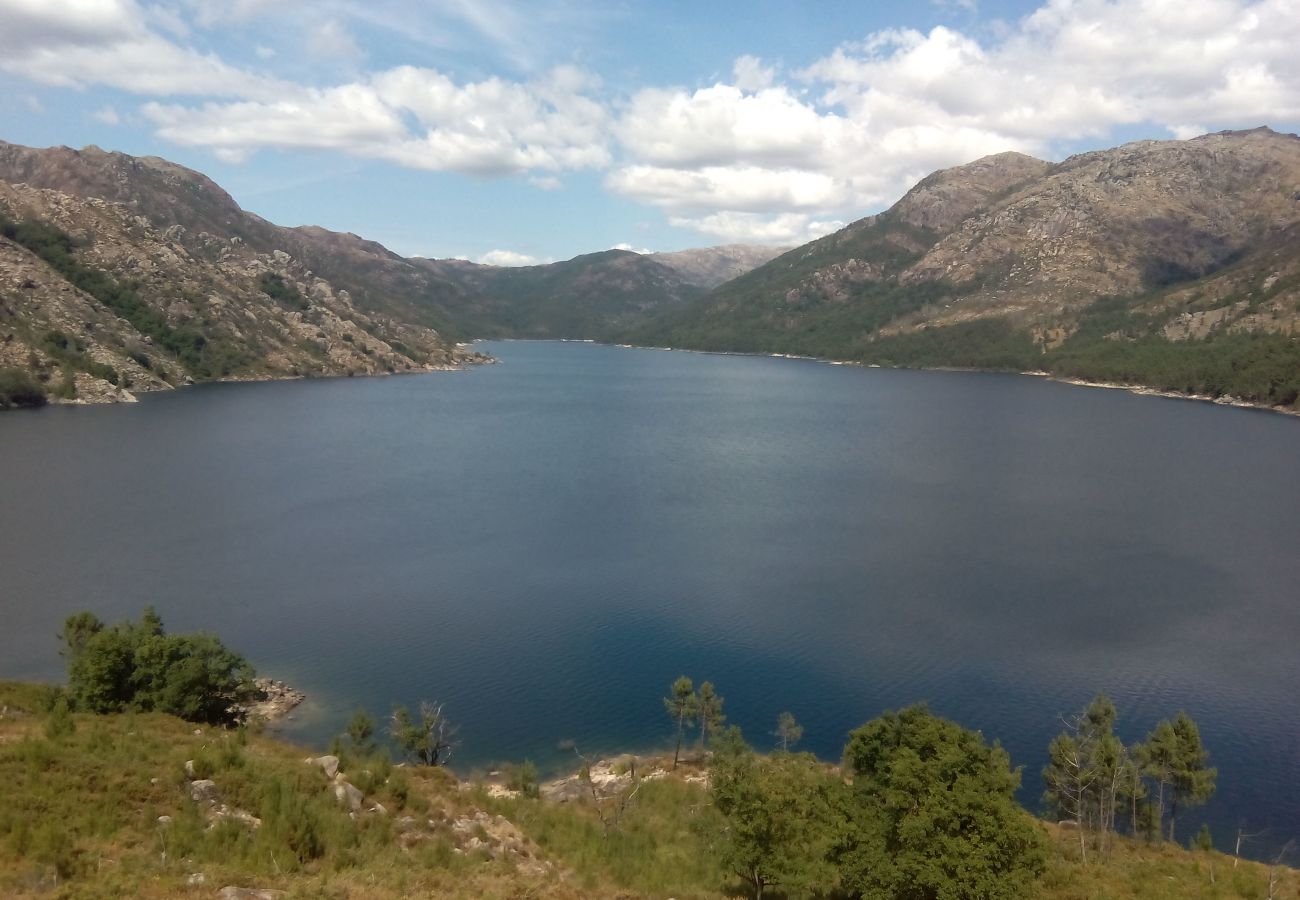 Casa em Campo do Gerês - Casa da Parede Nova