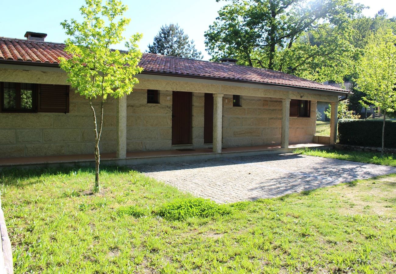 Bungalow em Campo do Gerês - Bungalows Azevinho Serra do Gerês