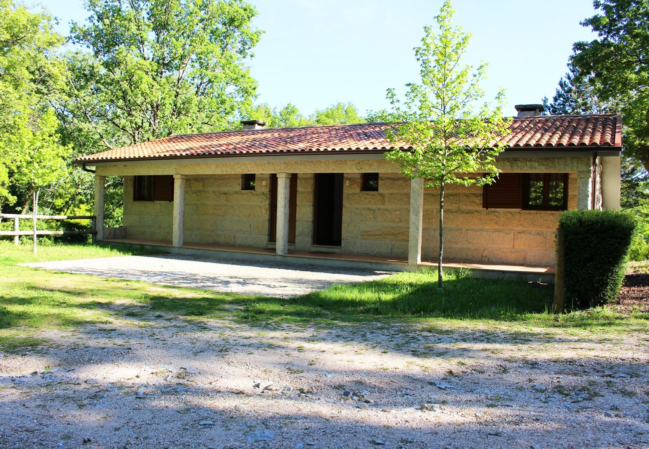 Bungalow em Campo do Gerês - Bungalows Azevinho Serra do Gerês