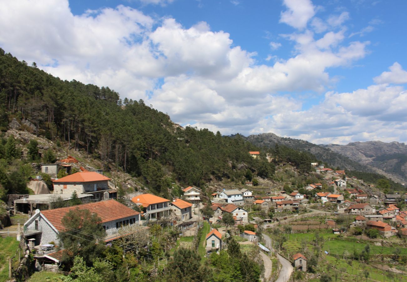 Bungalow em Gerês - Cabaninha do Amor T1 - Casa do Criado