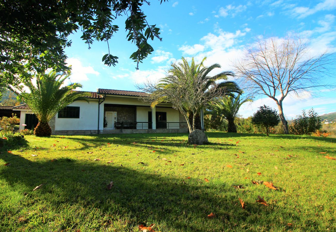 Casa em Terras de Bouro - Casa de Moure