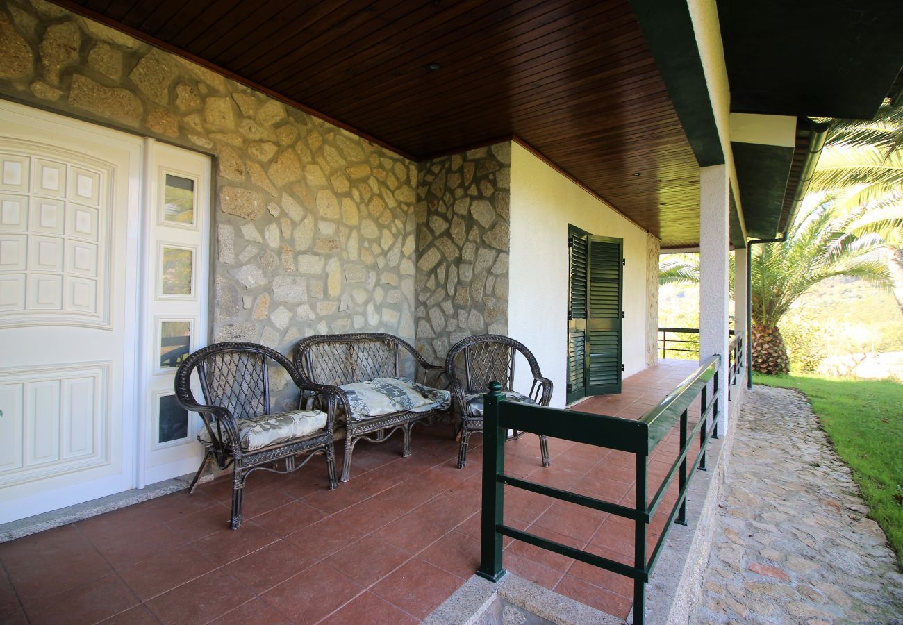 Casa em Terras de Bouro - Casa de Moure