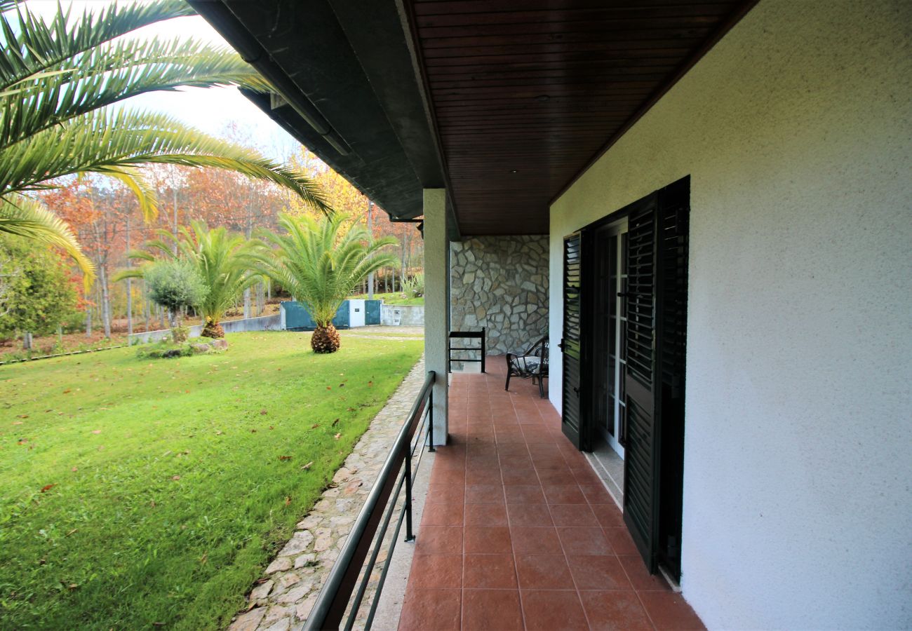 Casa em Terras de Bouro - Casa de Moure