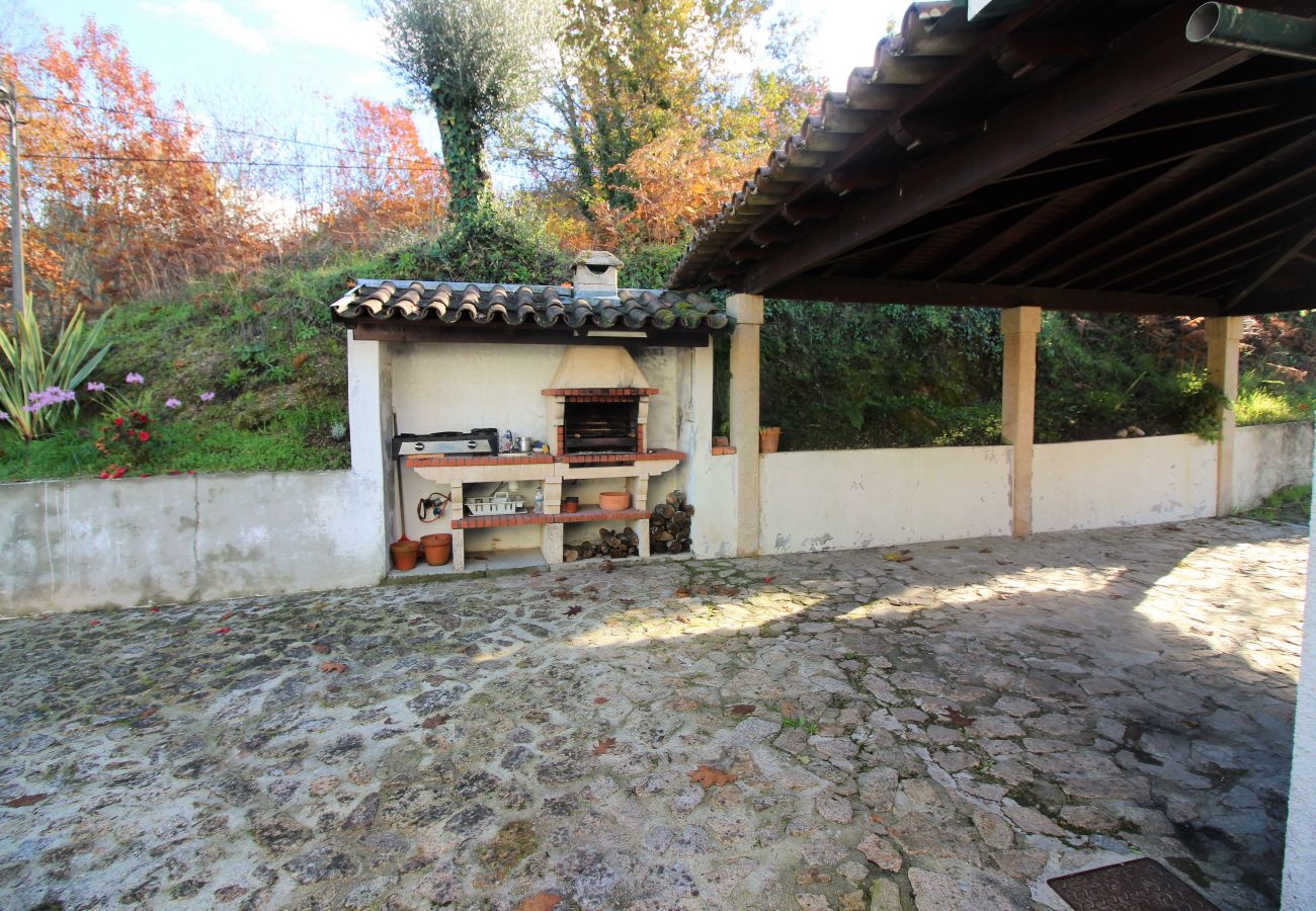 Casa em Terras de Bouro - Casa de Moure