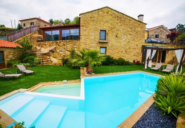 Casa rural em Soajo - Favo de Mel - SoajoNature Casa rural em Soajo - Favo de Mel - SoajoNature