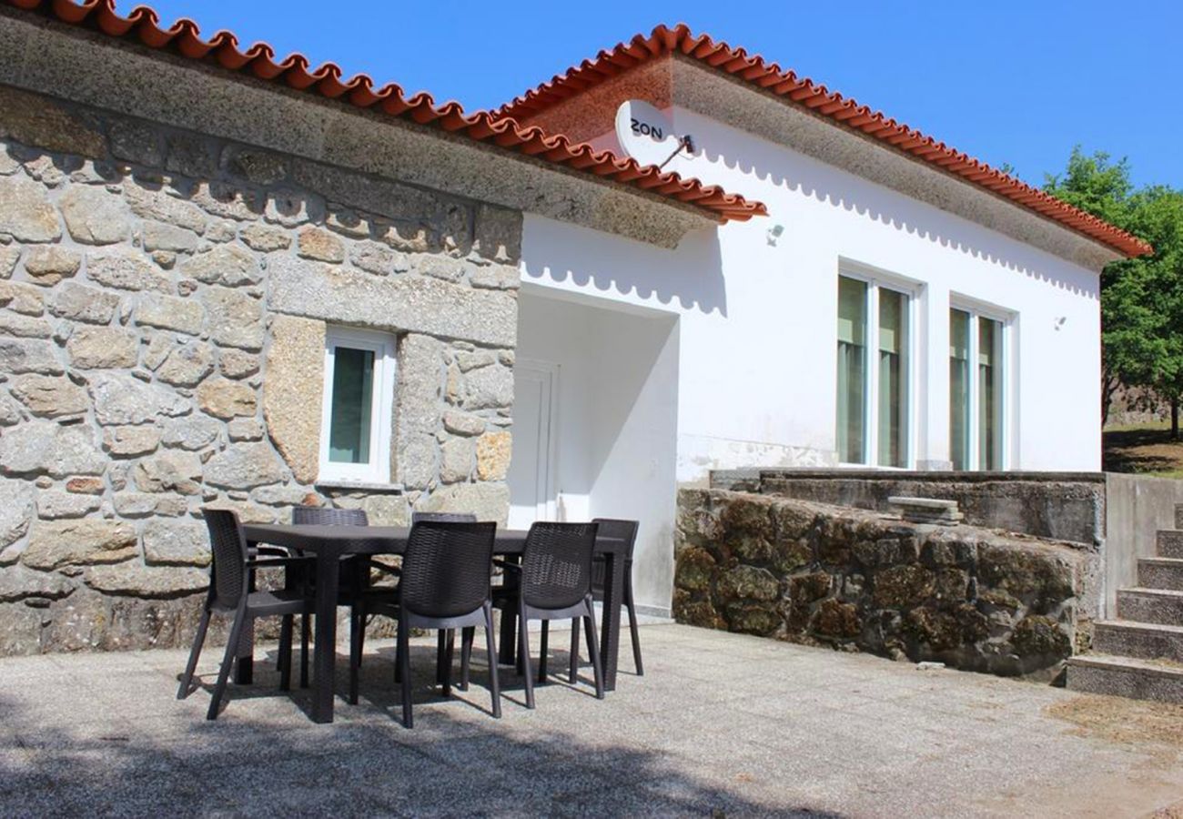 Casa rural em Póvoa de Lanhoso - River House Mill Gerês