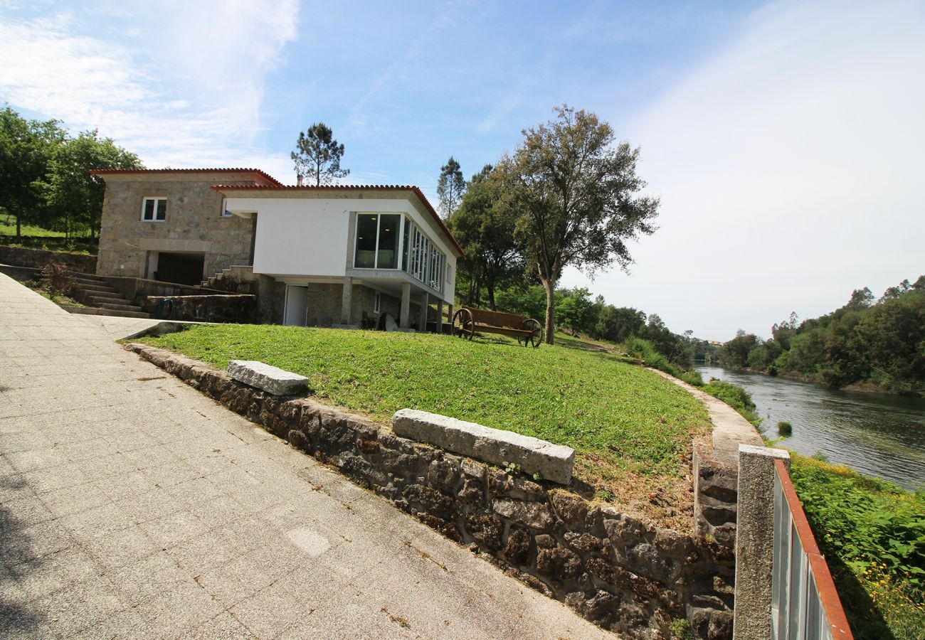 Casa rural em Póvoa de Lanhoso - River House Mill Gerês