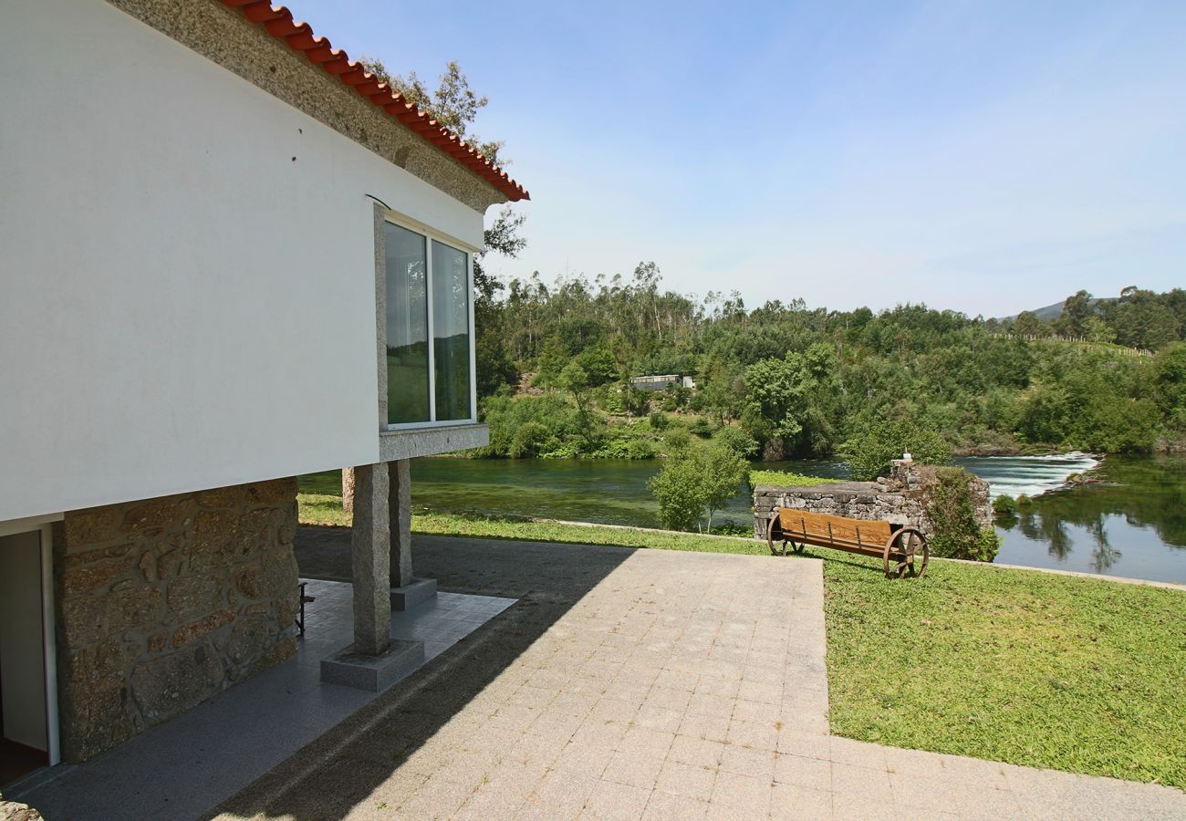 Casa rural em Póvoa de Lanhoso - River House Mill Gerês