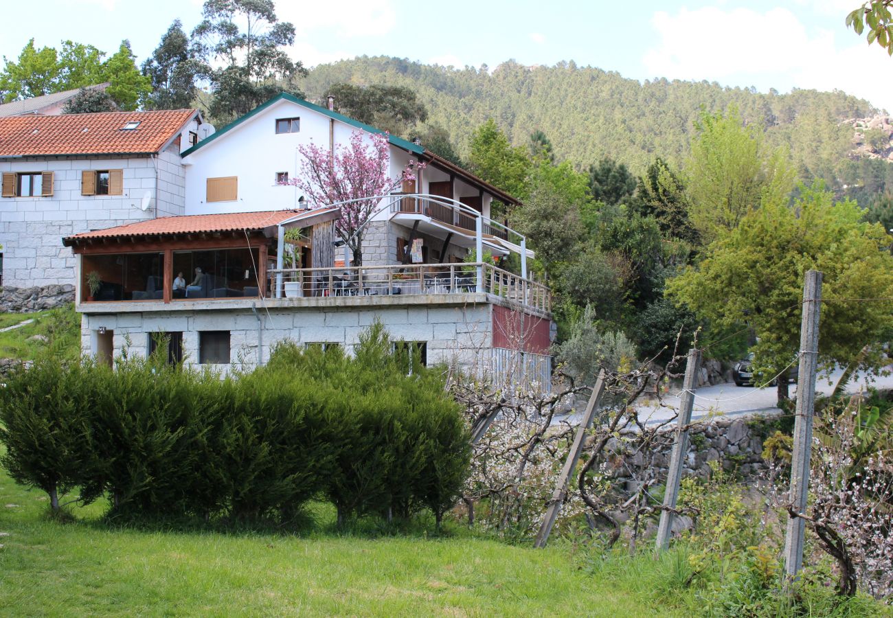 Bungalow em Gerês - Cabaninha do Amor T0 - Casa do Criado