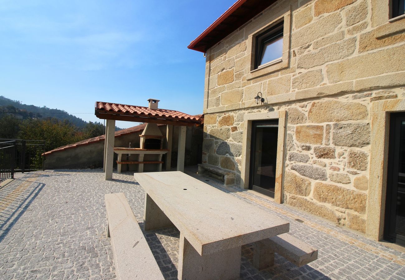 Casa em Terras de Bouro - Casa Alçino - Turismo Rural Peixoto