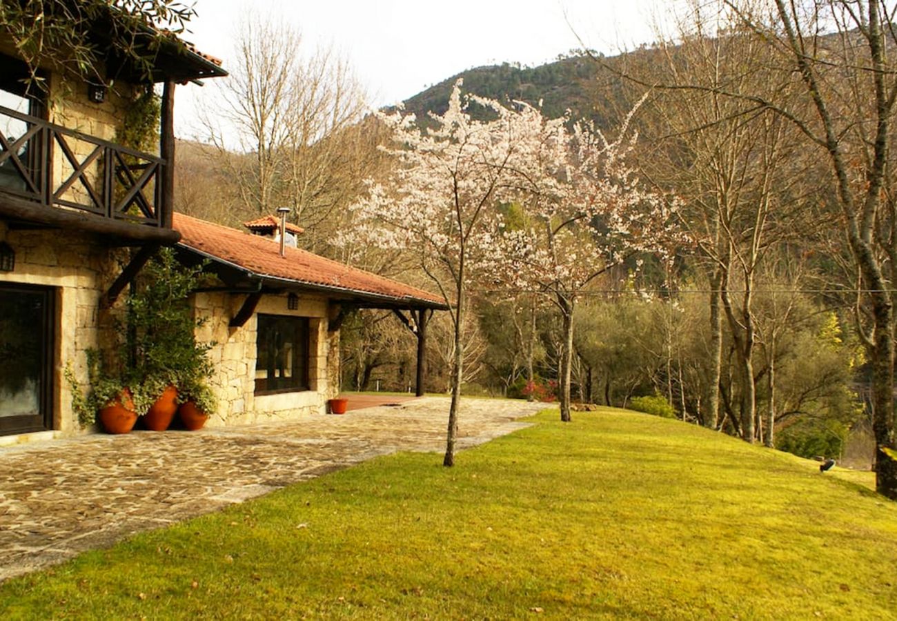 Casa rural em Gerês - Quinta do Caneiro