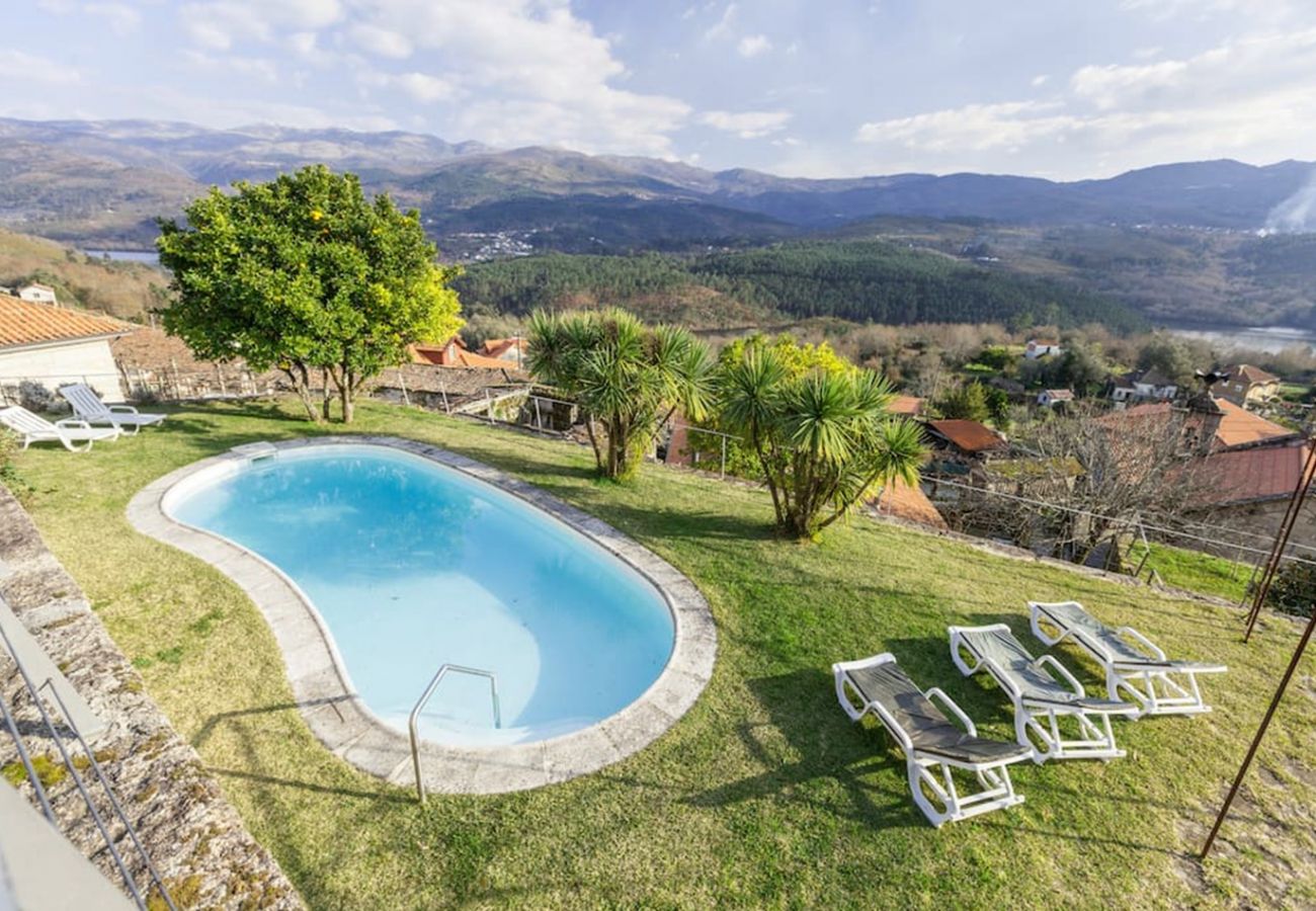 Bungalow em Arcos de Valdevez - Casa da Cerejeira - Casas de Além Ecoturismo