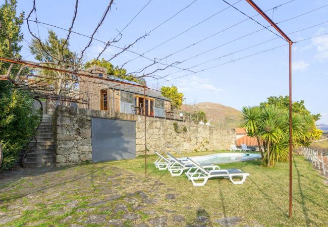 Bungalow em Arcos de Valdevez - Casa da Piscina - Casas de Além Ecoturismo