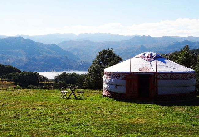 Bungalow em Montalegre - Yurt da Mongólia - Nomad Planet