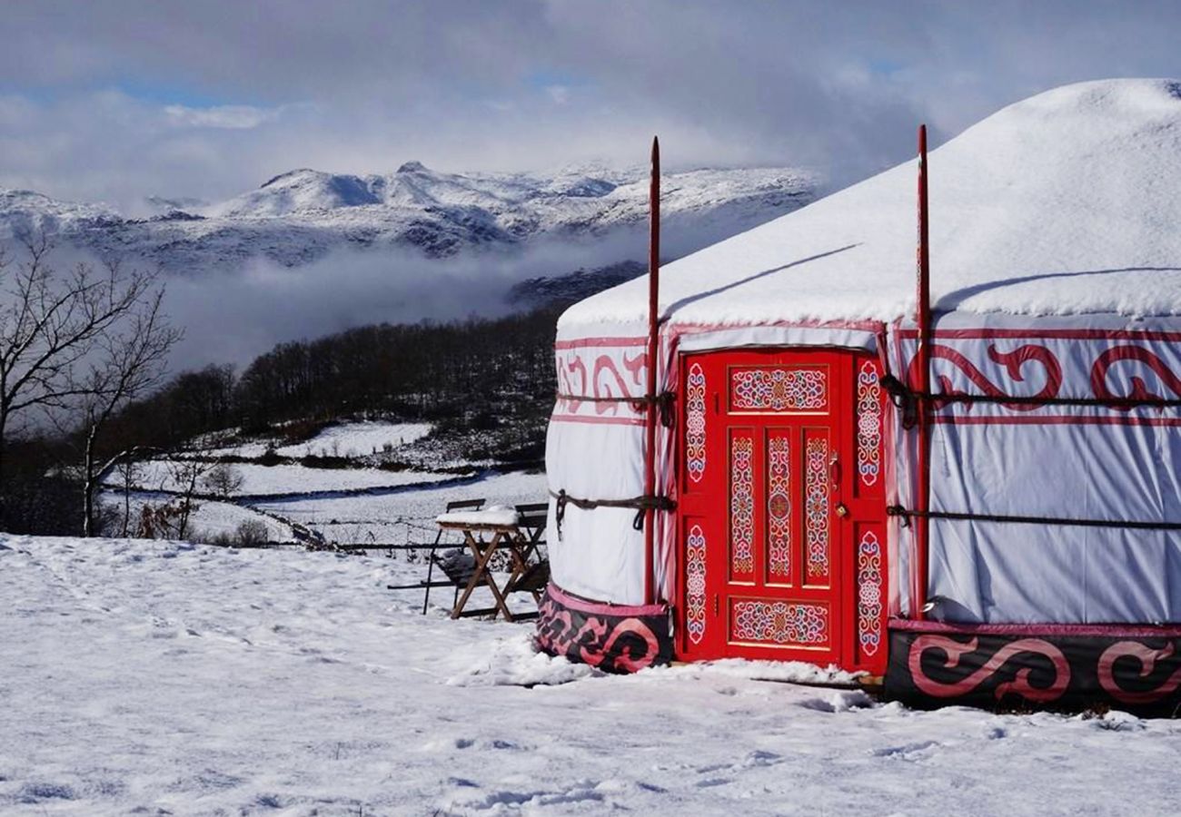 Bungalow em Montalegre - Yurt da Mongólia - Nomad Planet