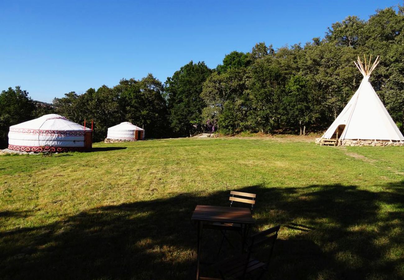 Bungalow em Montalegre - Yurt da Mongólia - Nomad Planet