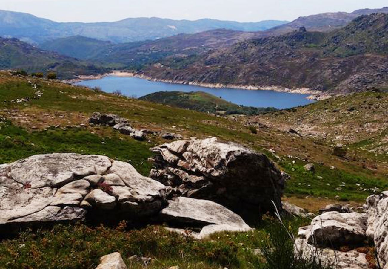 Bungalow em Montalegre - Yurt da Mongólia - Nomad Planet