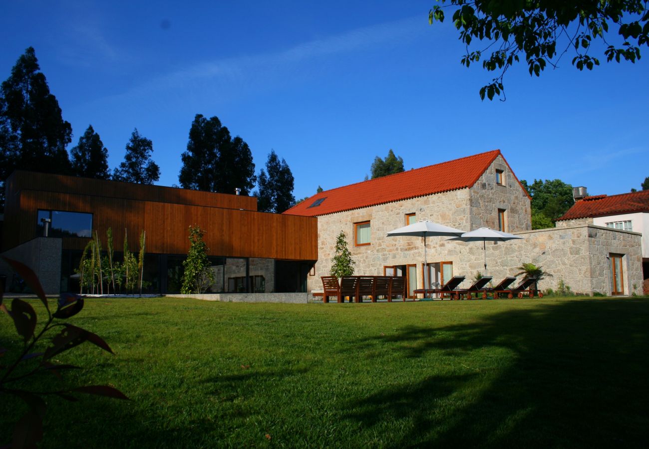 Casa rural em Arcos de Valdevez - Casa do Pomar Vista Piscina - Eido do Pomar