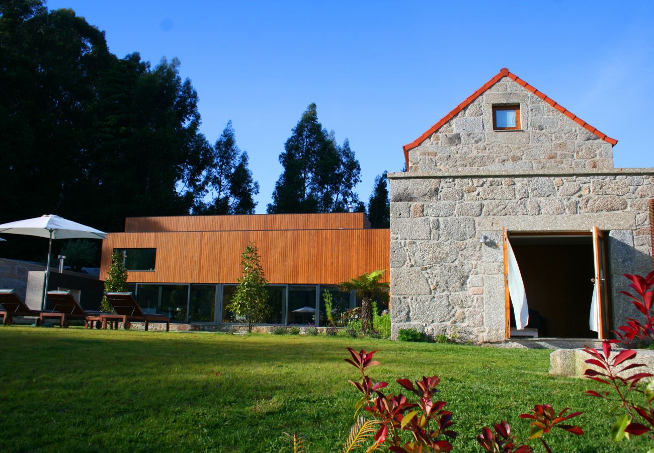 Casa rural em Arcos de Valdevez - Casa do Pomar Vista Piscina - Eido do Pomar