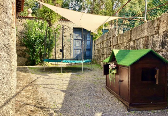 Casa rural em Arcos de Valdevez - Casa do Pomar Vista Jardim - Eido do Pomar Casa rural em Arcos de Valdevez - Casa do Pomar Vista Jardim - Eido do Pomar