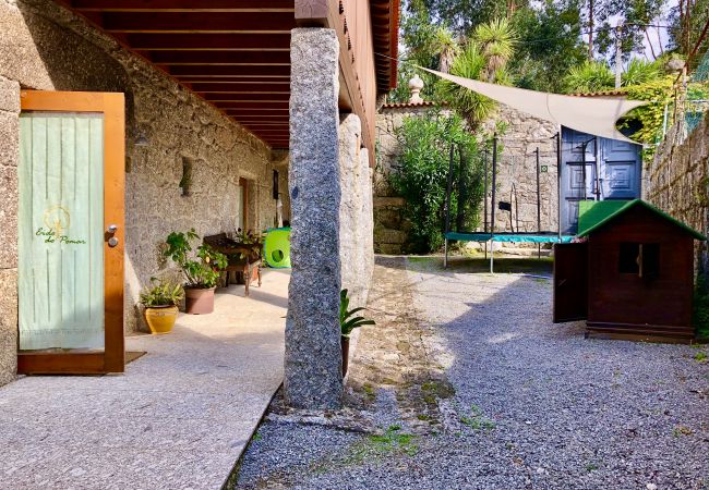 Casa rural em Arcos de Valdevez - Casa do Pomar Vista Jardim - Eido do Pomar Casa rural em Arcos de Valdevez - Casa do Pomar Vista Jardim - Eido do Pomar