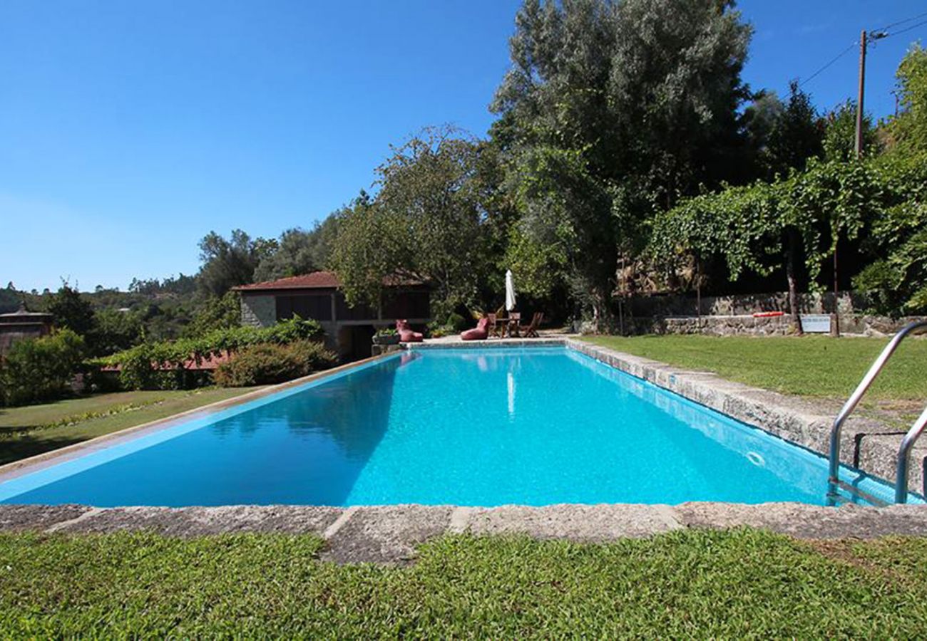 Casa rural em Póvoa de Lanhoso - Casa de Alfena