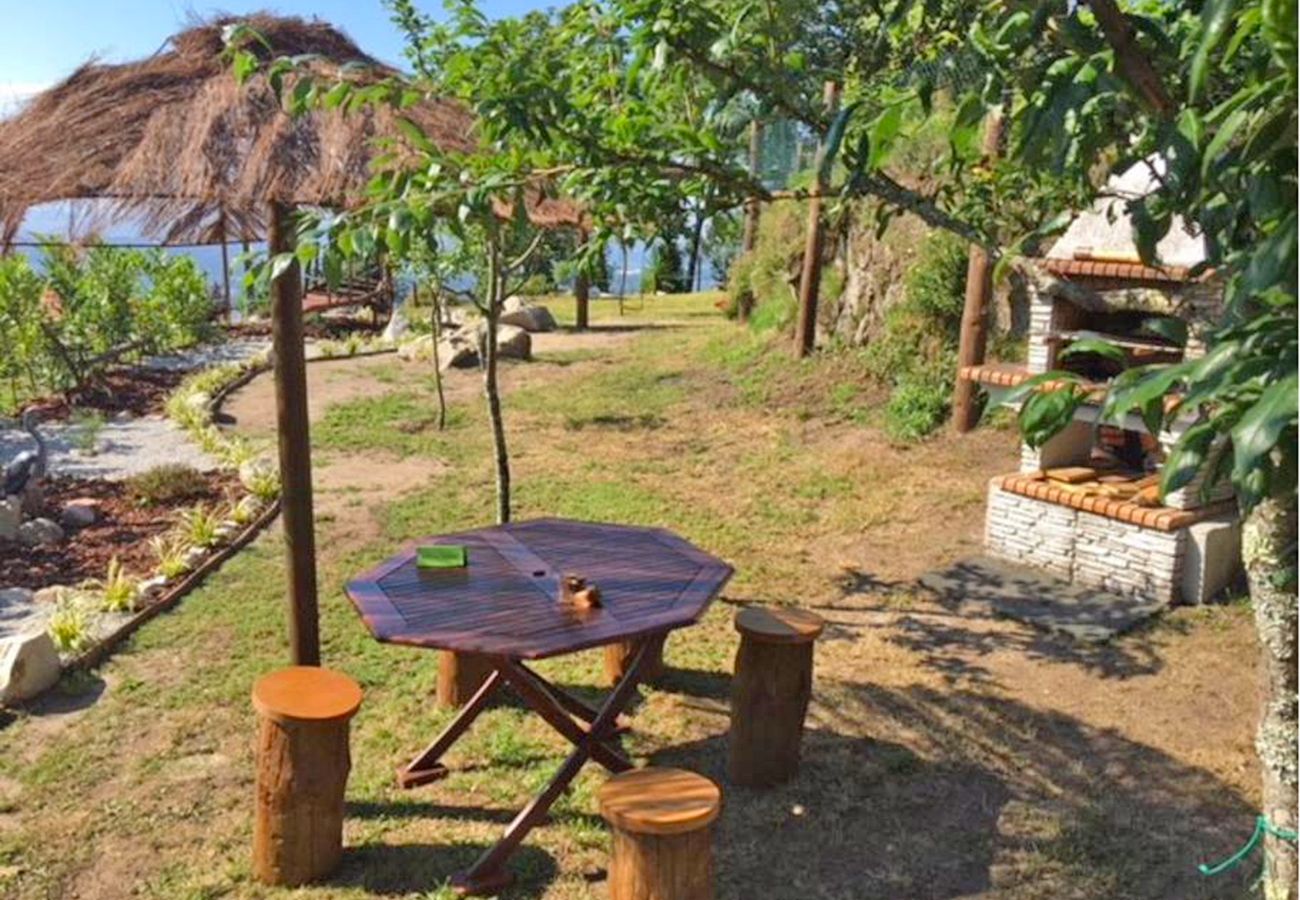 Casa em Vila Verde - Casa Flutuante - Quinta Leiras de Mondim
