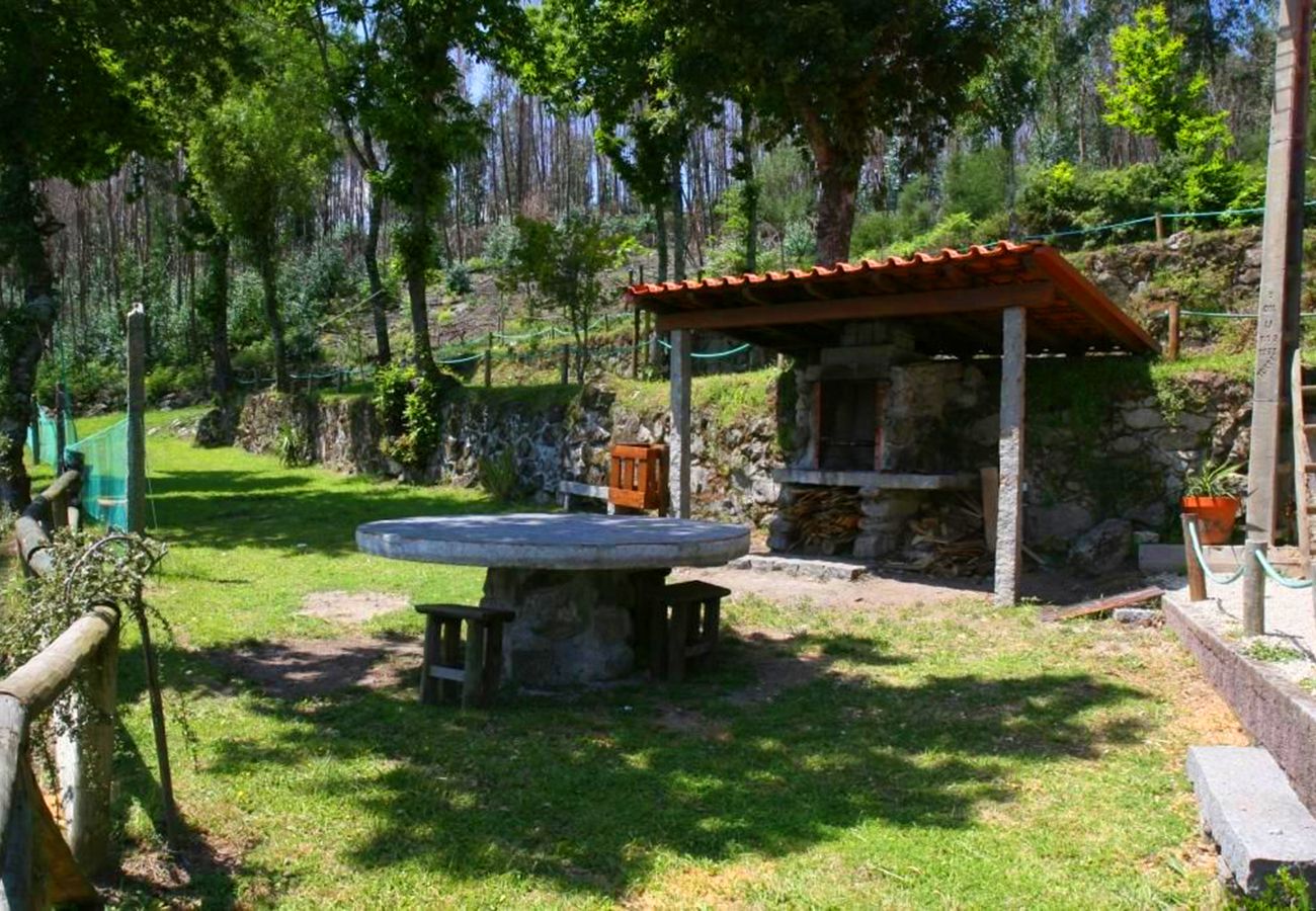 Casa em Vila Verde - Casa Flutuante - Quinta Leiras de Mondim