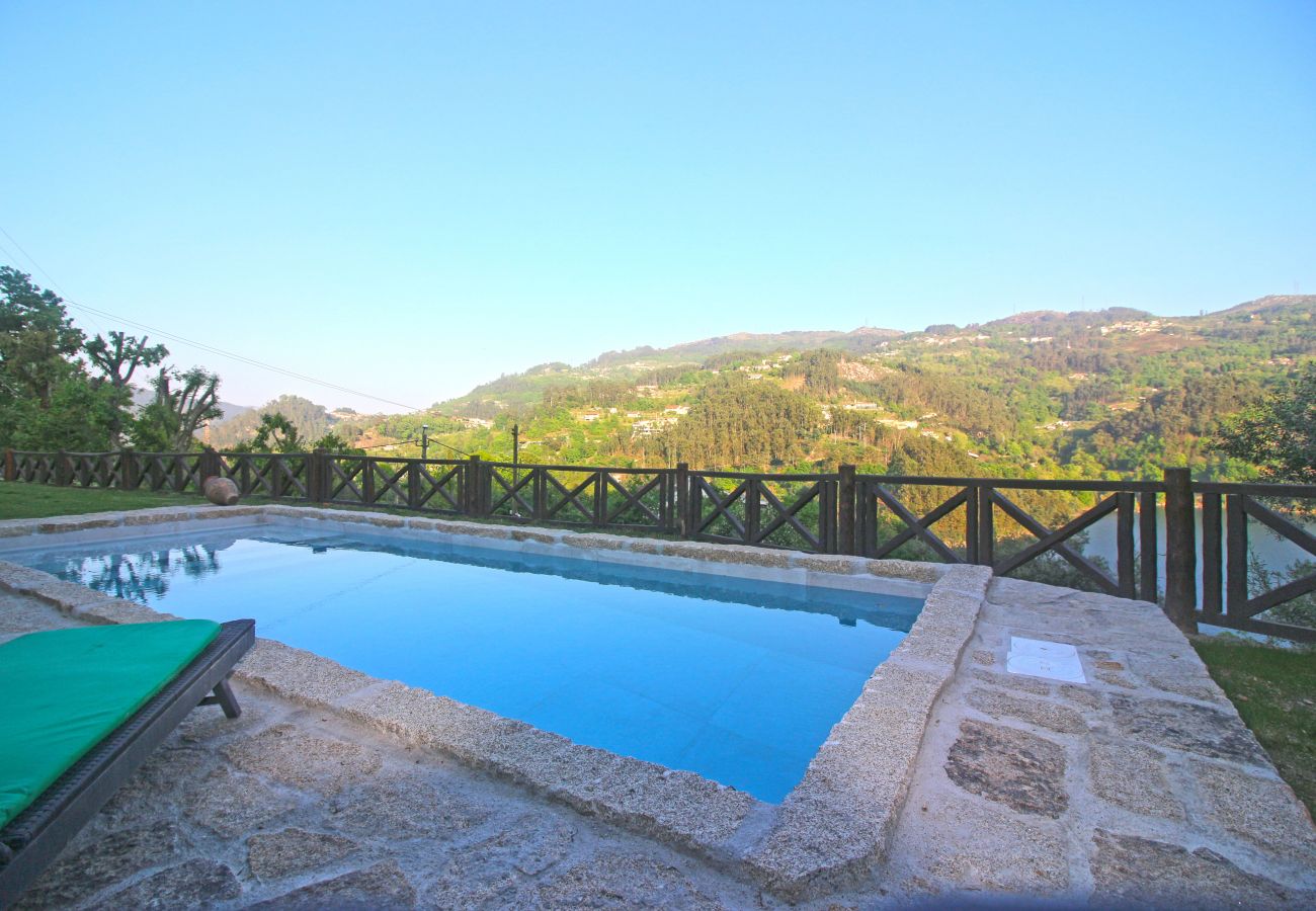 Casa em Gerês - Casa da Terra Nova