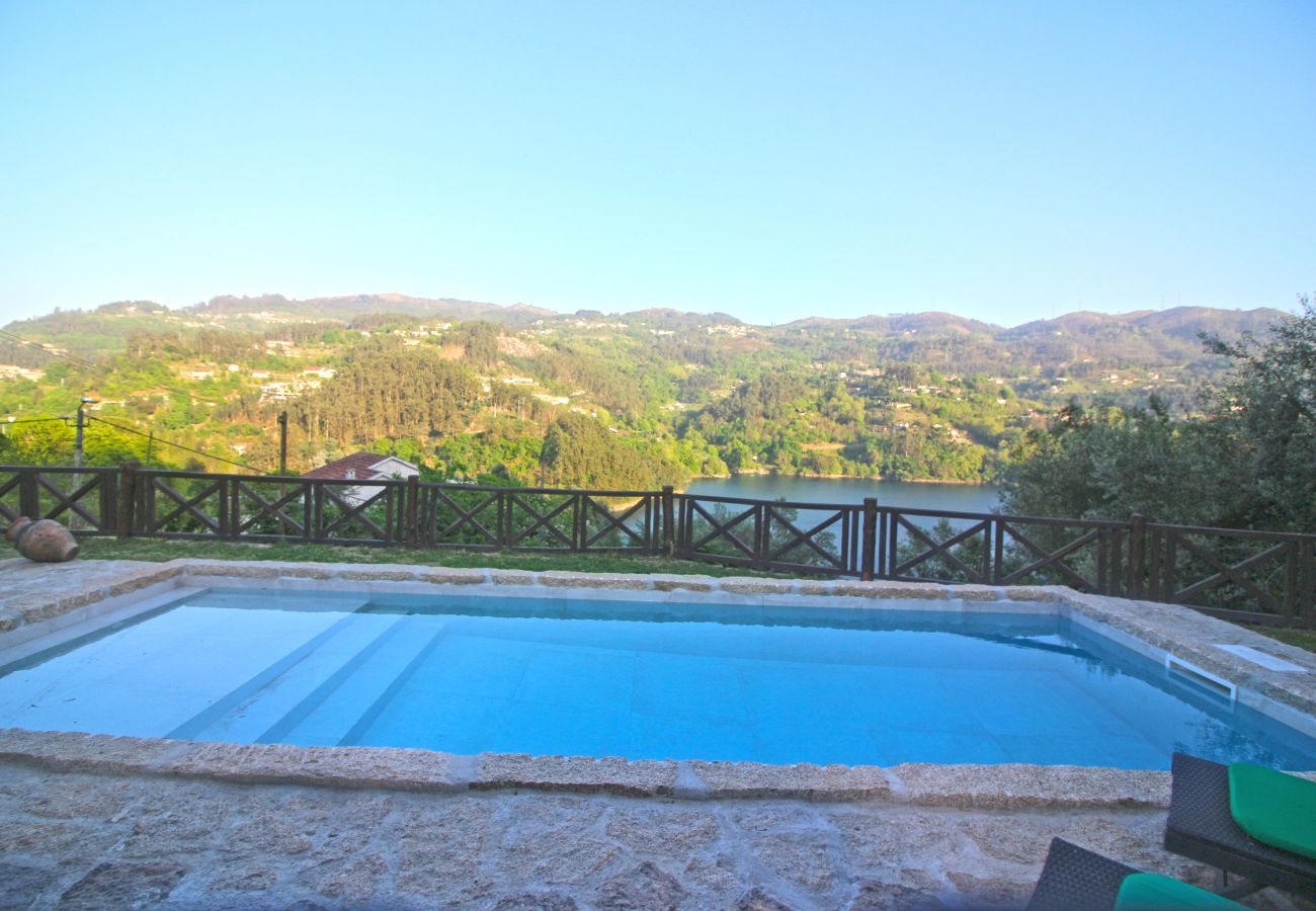 Casa em Gerês - Casa da Terra Nova