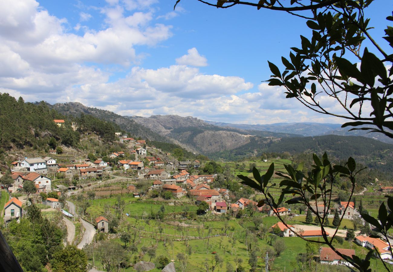 Bungalow em Gerês - T1 Panorâmico Casa Baranda