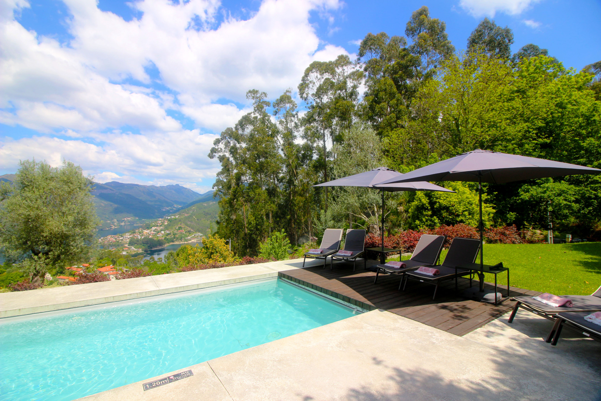 Casa de Luxo no Gerês  Casas no Gerês para Alugar