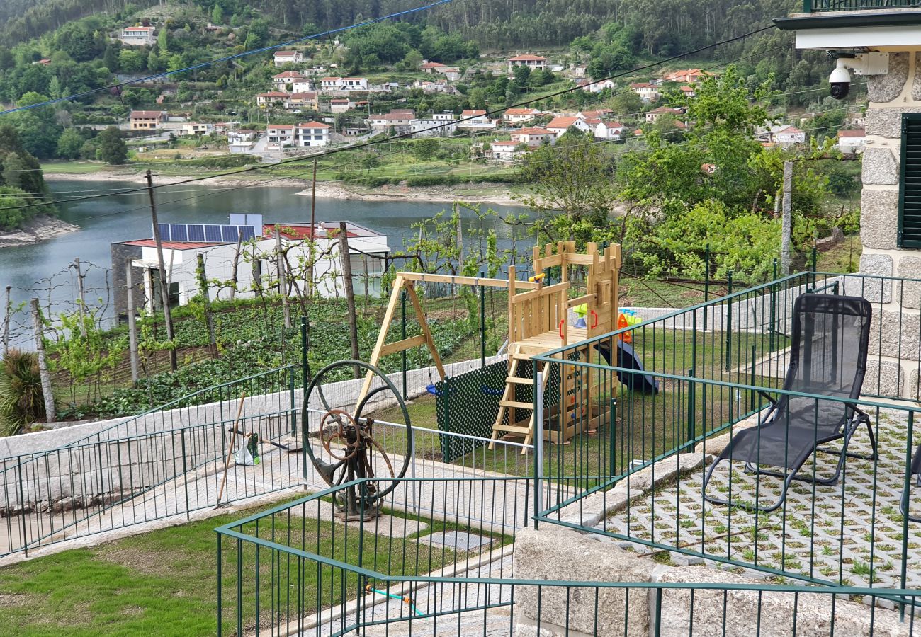 Casa em Vieira do Minho - Casa Souto do Monte – T4 “Burguês”