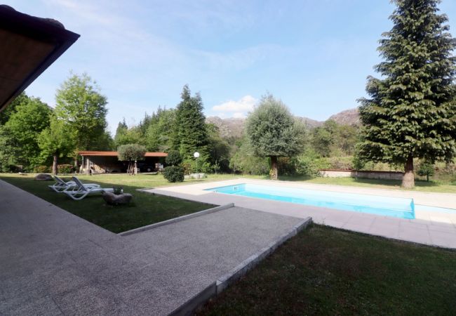  em Campo do Gerês - Outeiro do Moinho - Quarto com vista