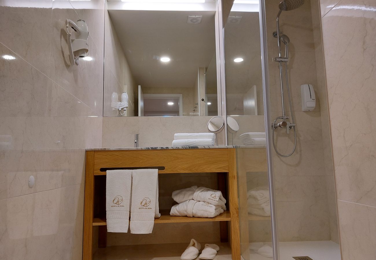 Quarto em Vila Verde - Duplo c/ Jardim (nº3) - Quinta da Roda