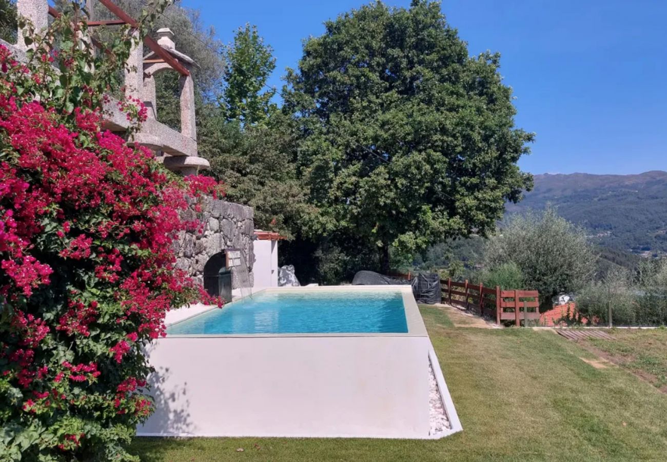 Quarto em Vila Verde - Duplo c/ Jardim (nº3) - Quinta da Roda