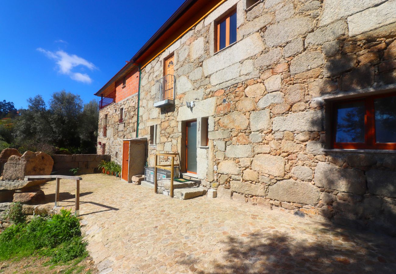 Alojamento de turismo rural em Gerês - Casa dos Meões