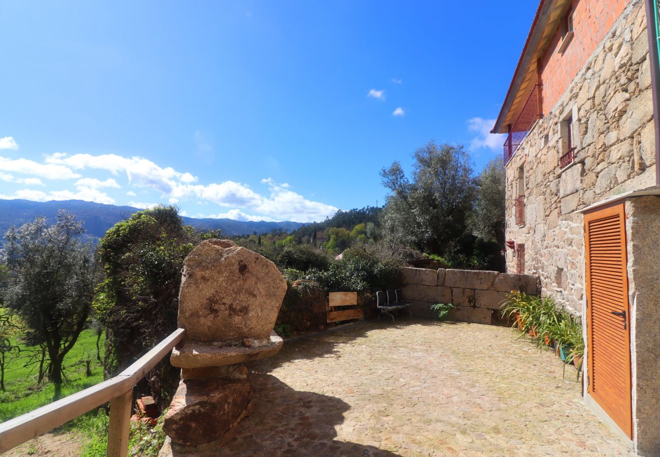 Alojamento de turismo rural em Gerês - Casa dos Meões