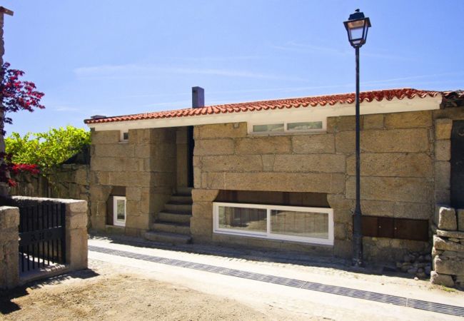 Cottage in Ponte da Barca - Family House T1 - RH Casas de Campo