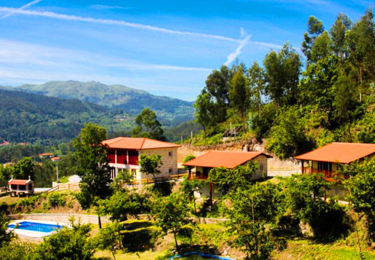 Rent by room in Gerês - Quarto Duplo - Encostas da Torre