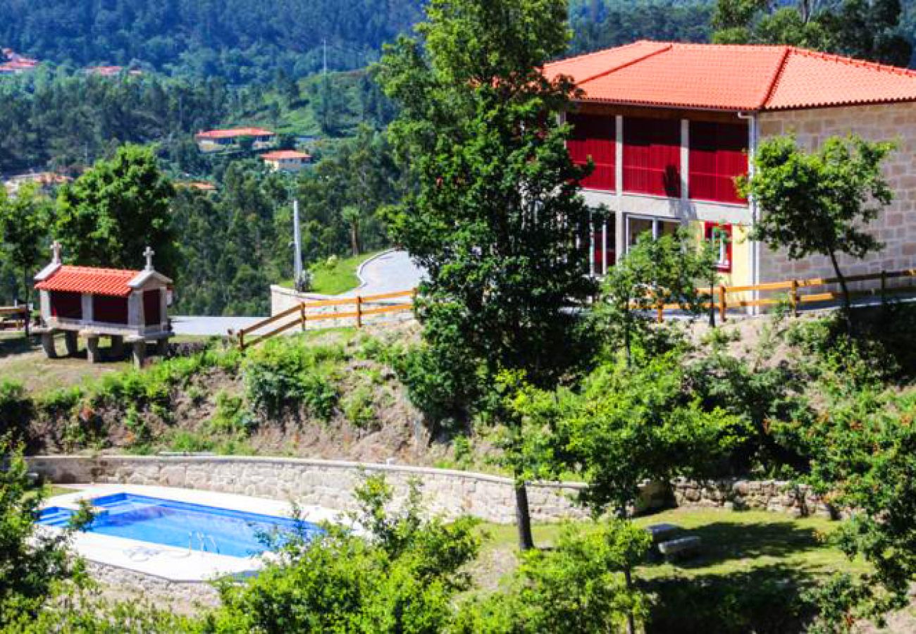 Rent by room in Gerês - Quarto Duplo - Encostas da Torre