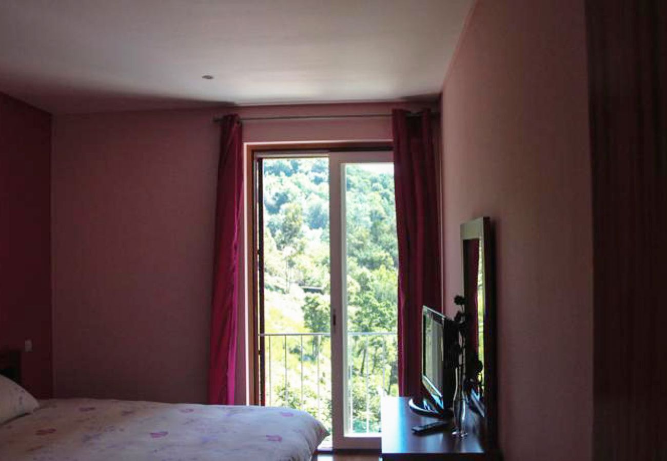 Rent by room in Gerês - Quarto Duplo - Encostas da Torre