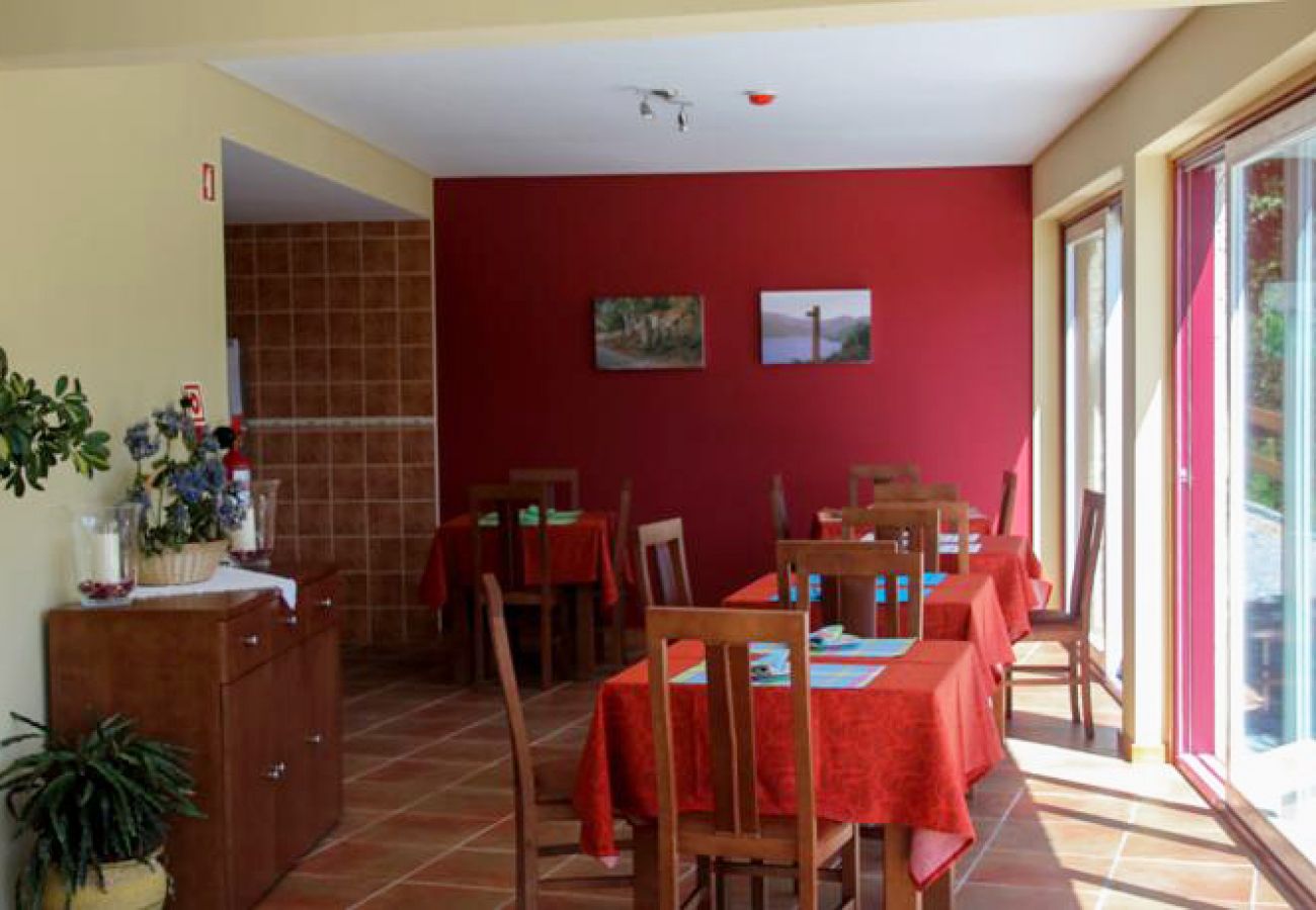 Rent by room in Gerês - Quarto Duplo - Encostas da Torre