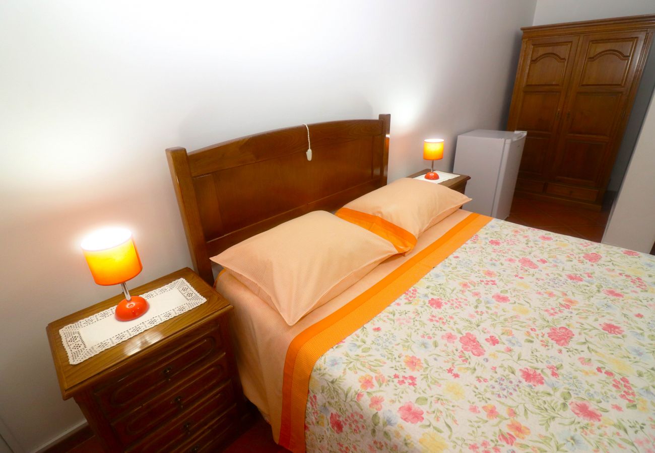 Rent by room in Gerês - Quarto com banheira - Casa do Eido