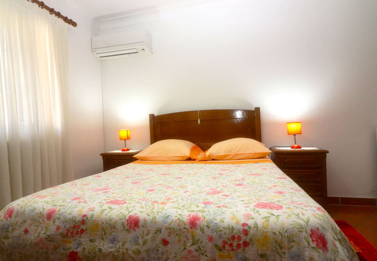 Rent by room in Gerês - Quarto com banheira - Casa do Eido