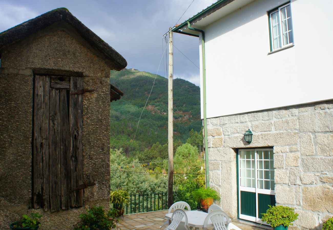 Rent by room in Gerês - Quarto - Casa da Igreja