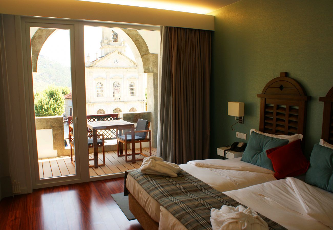 Rent by room in Gerês - Hotel S. Bento **** Quarto Duplo/Twin Varanda