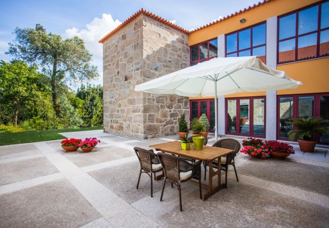 Rent by room in Amares - Quarto Duplo Standard - Casa Lata Rent by room in Amares - Quarto Duplo Standard - Casa Lata