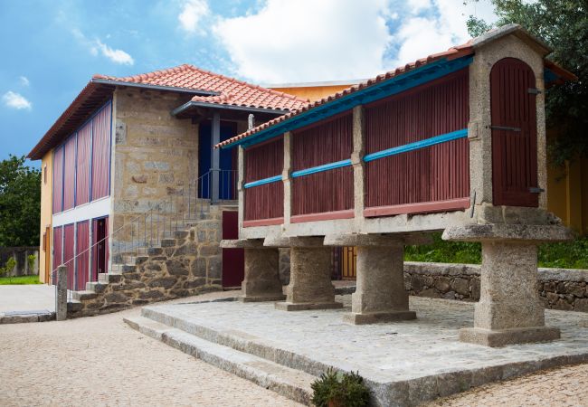 Rent by room in Amares - Quarto Twin Superior - Casa Lata