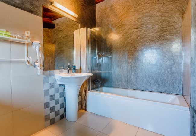 Cottage in Amares - Casa do Garrafas - Casa Lata Cottage in Amares - Casa do Garrafas - Casa Lata